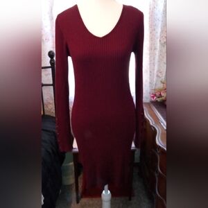 NWOT Maroon V-neck Sweater Dress Size L